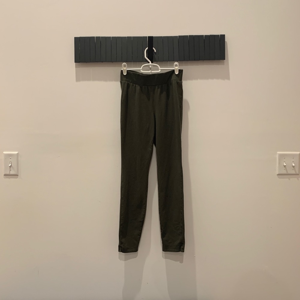 267. Avon Professional Olive Green Stretch Leggings Pants